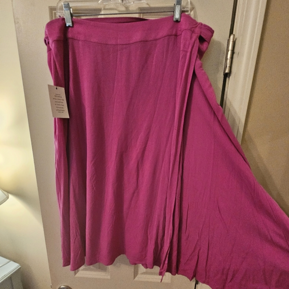 Eloquii, flowy, fuchsia pink wrap skirt, size 26W, NWT
